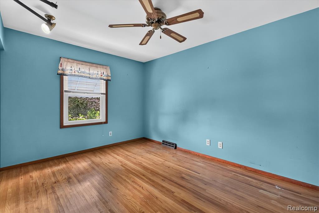 302 Miami Court Property Photo 27