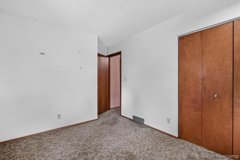302 Miami Court Property Photo 30