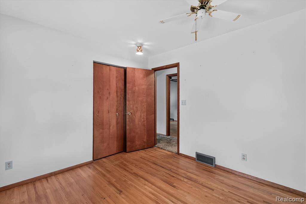 302 Miami Court Property Photo 33