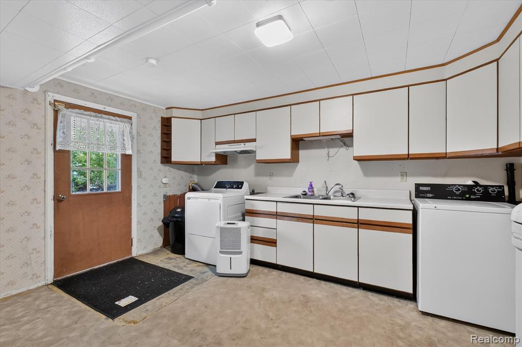 302 Miami Court Property Photo 35