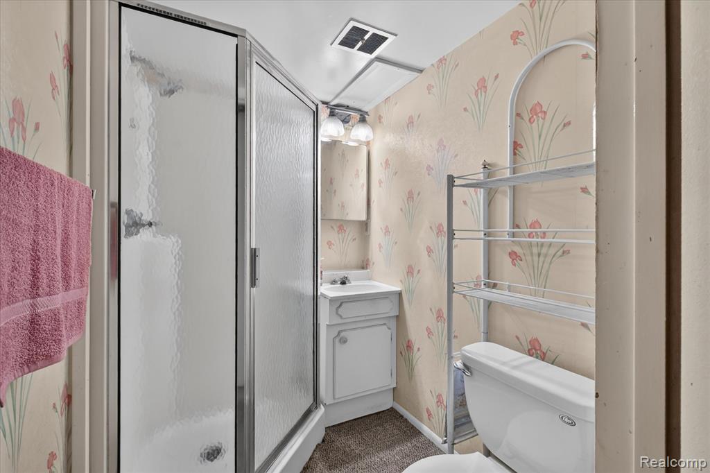 302 Miami Court Property Photo 37