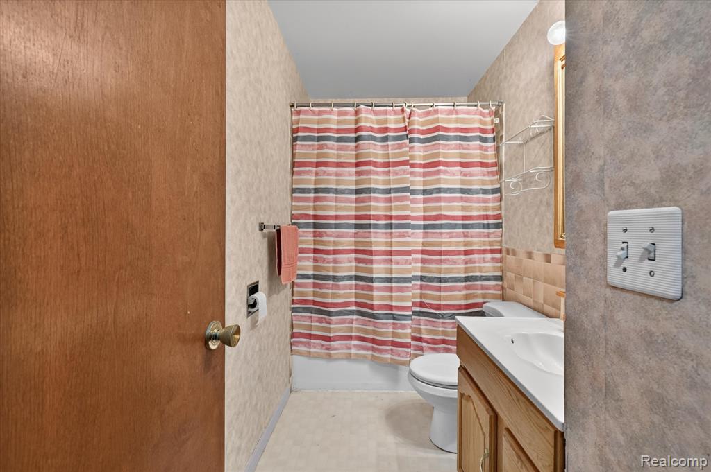 302 Miami Court Property Photo 38