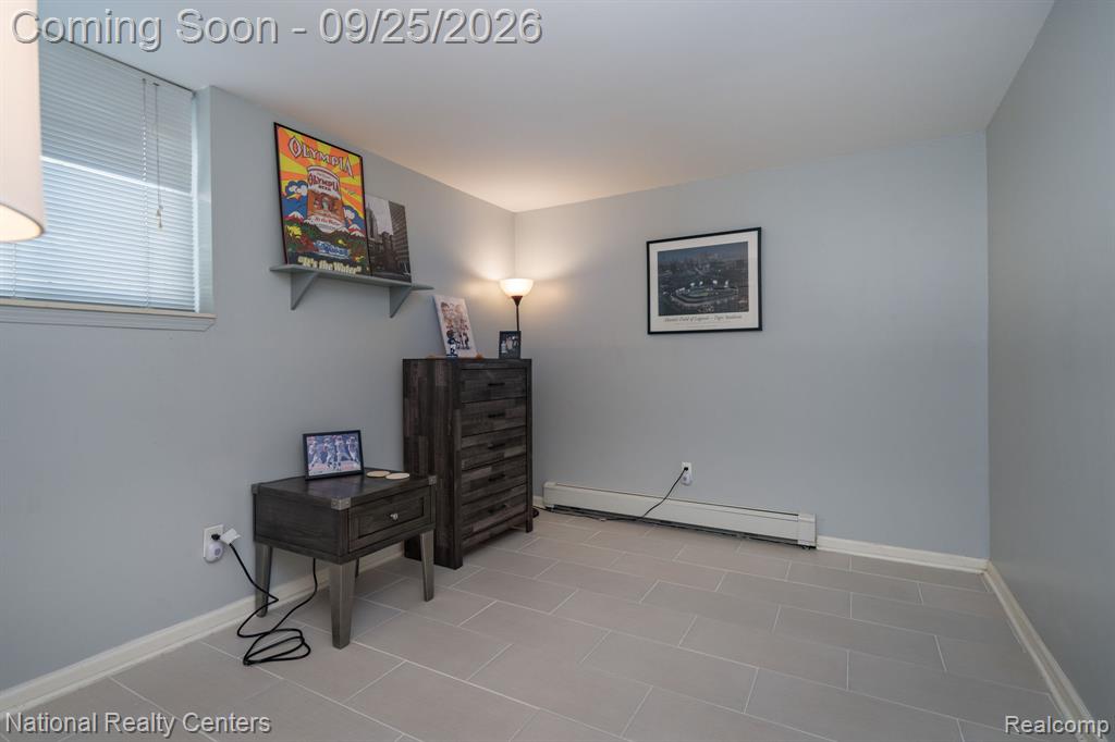 4913 Crooks Road Property Photo 14