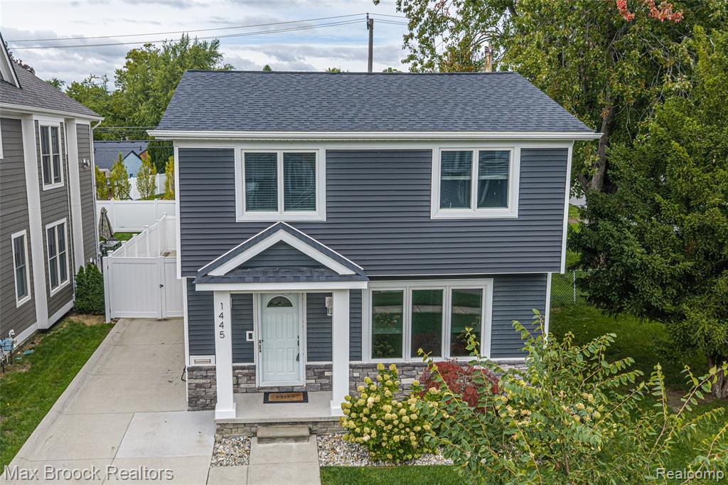 1445 Holland Street Property Photo 1