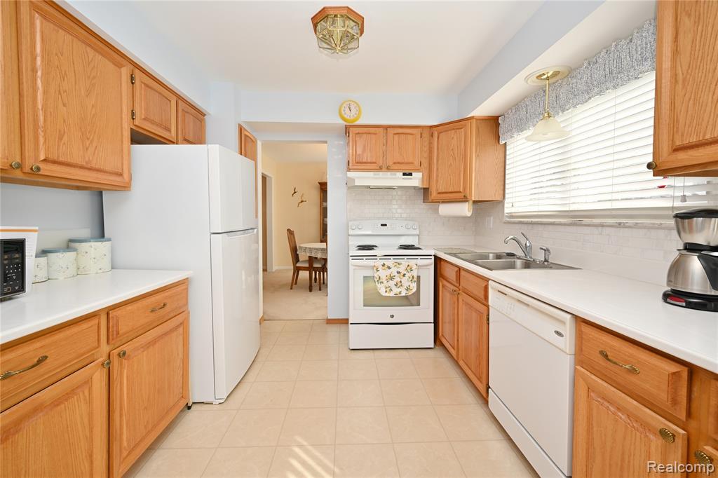 5104 Prentis Drive Property Photo 8
