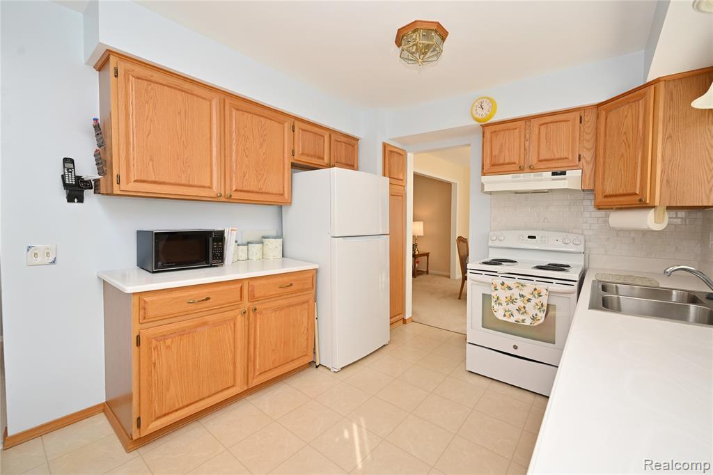 5104 Prentis Drive Property Photo 9