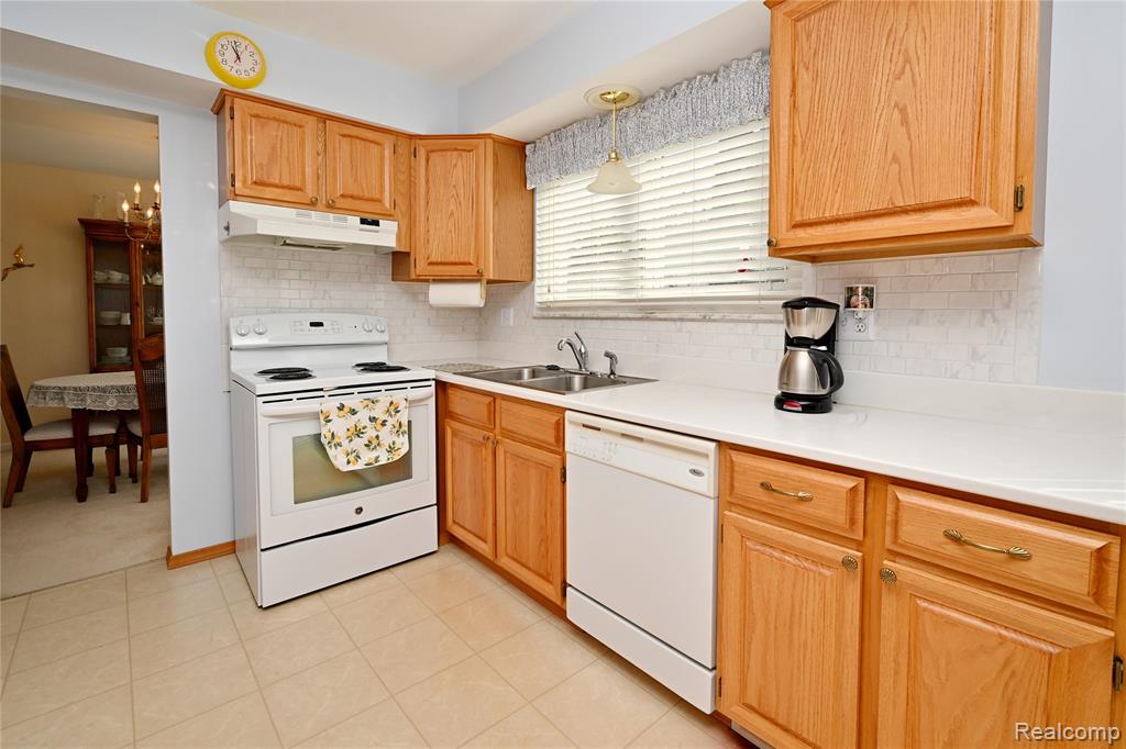5104 Prentis Drive Property Photo 10