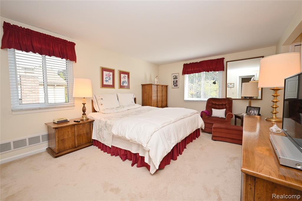 5104 Prentis Drive Property Photo 21