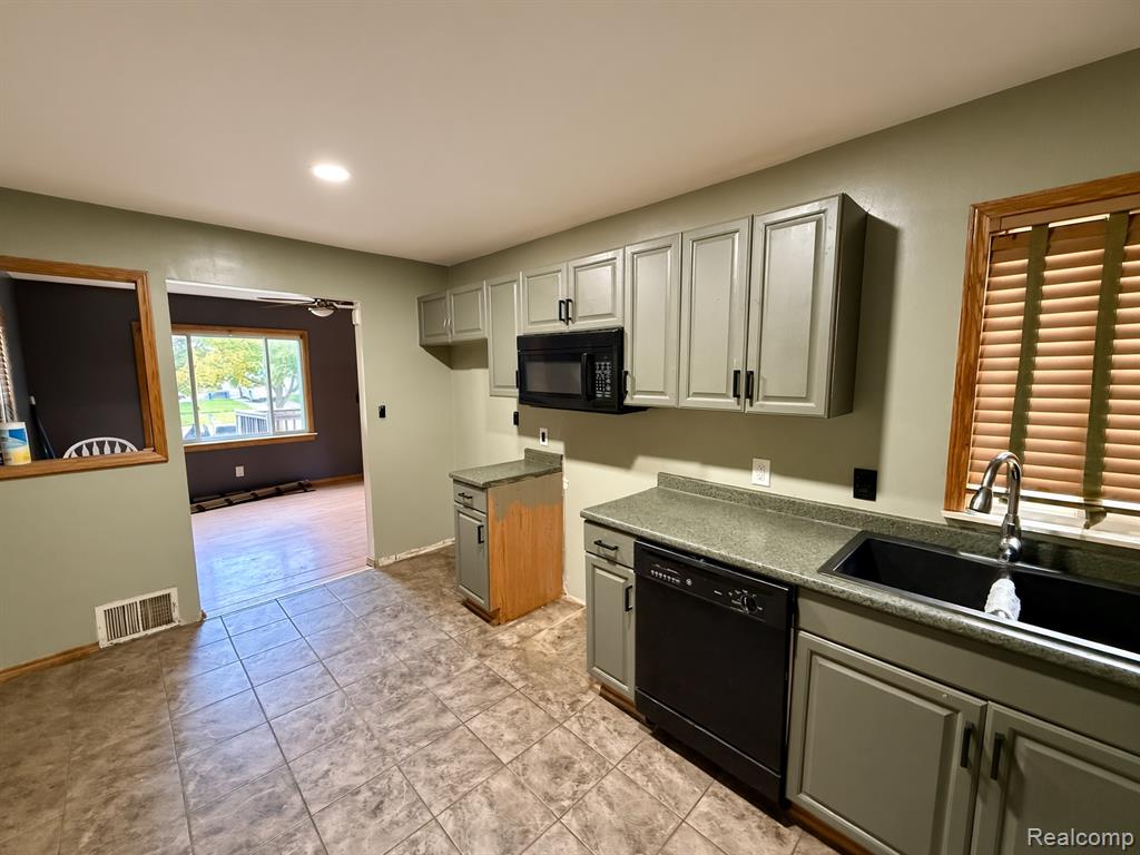 3301 Clairmont Street Property Photo 11