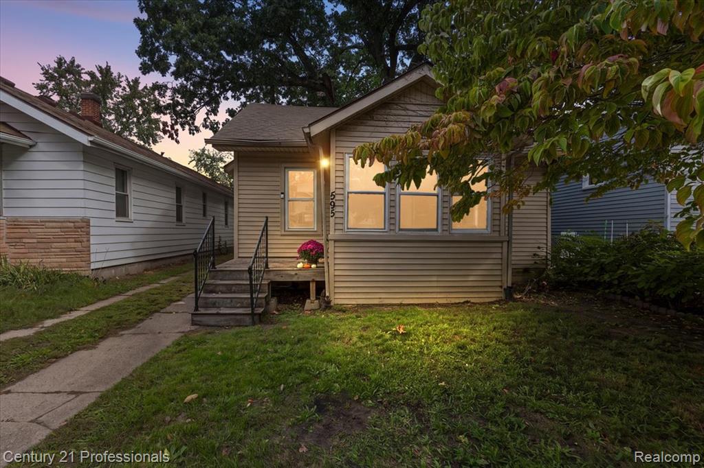 595 E Drayton Street Property Photo 2