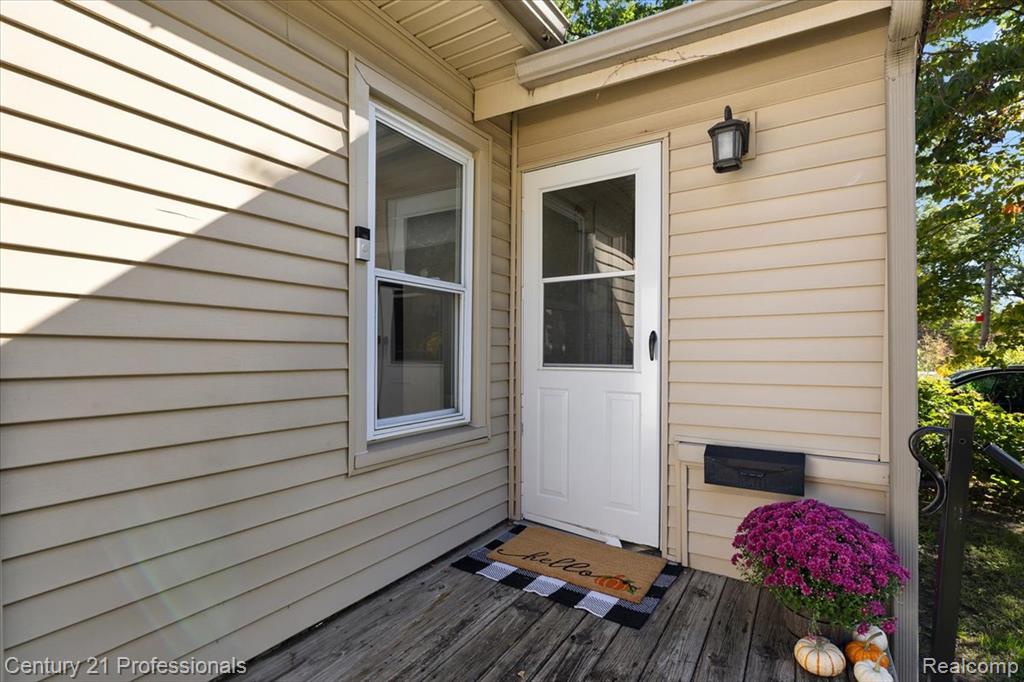 595 E Drayton Street Property Photo 3