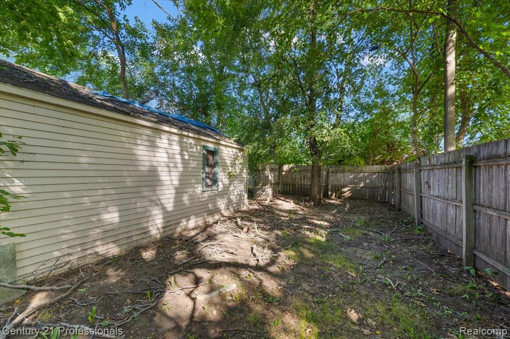 595 E Drayton Street Property Photo 35