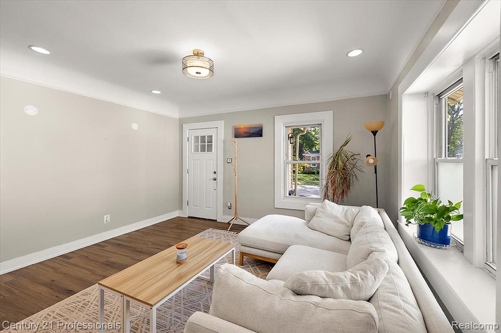595 E Drayton Street Property Photo 38
