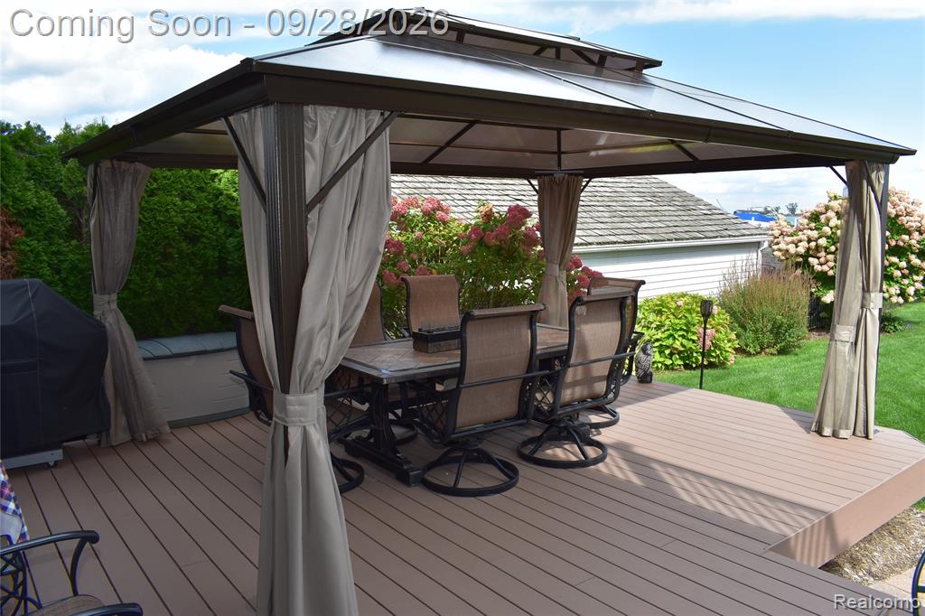 39046 Lakeshore Drive Property Photo 19