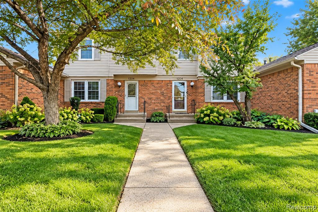 24264 Bashian Drive Property Photo 1