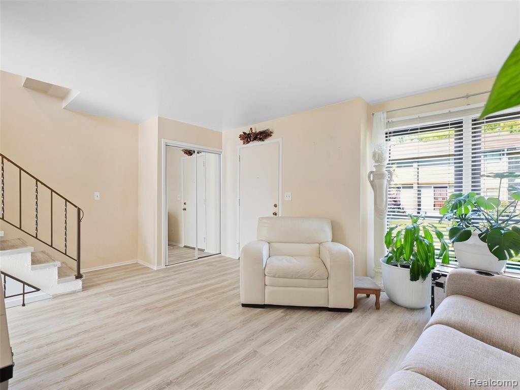 20937 Sherman Avenue Property Photo 5
