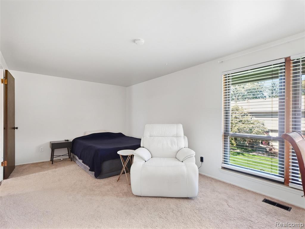 20937 Sherman Avenue Property Photo 16