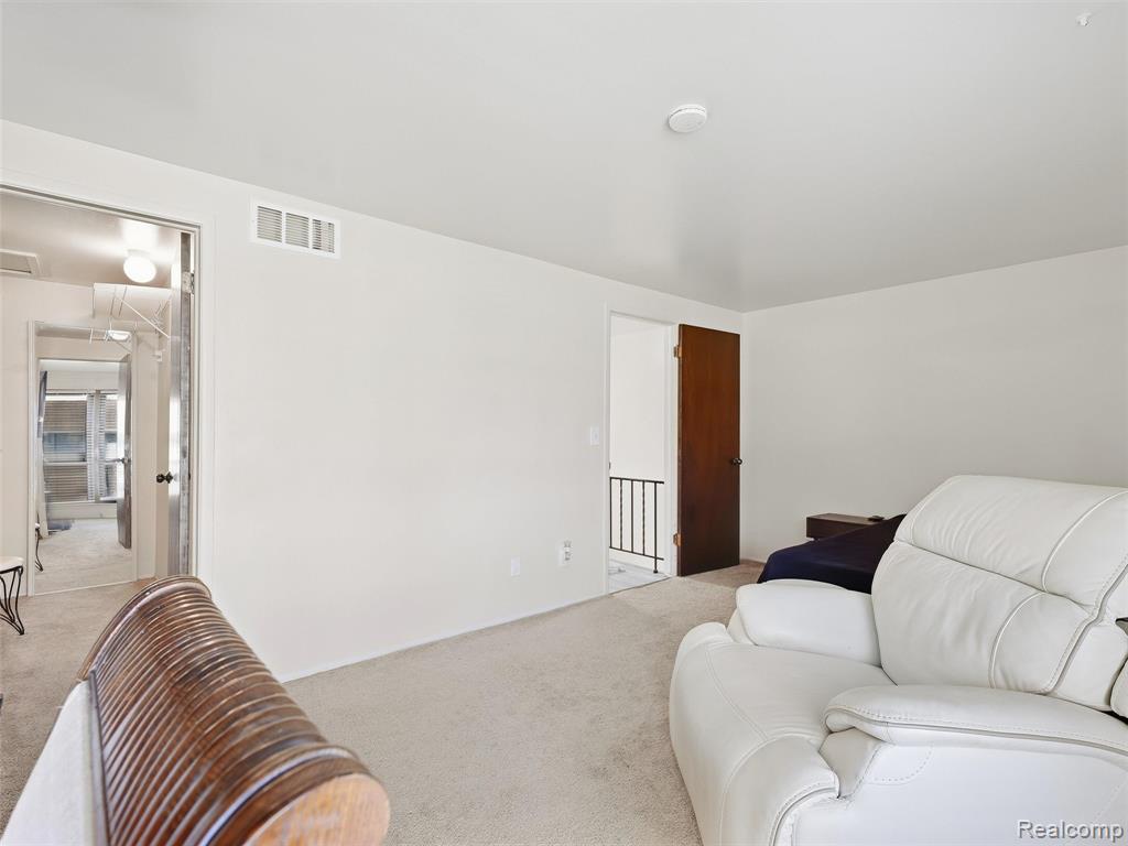 20937 Sherman Avenue Property Photo 17