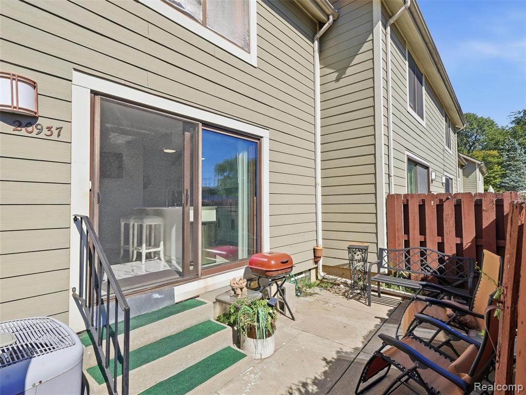 20937 Sherman Avenue Property Photo 26