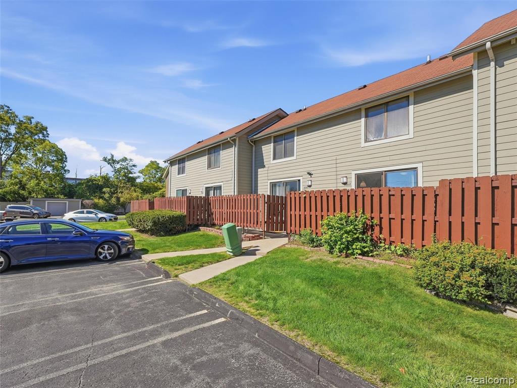20937 Sherman Avenue Property Photo 31