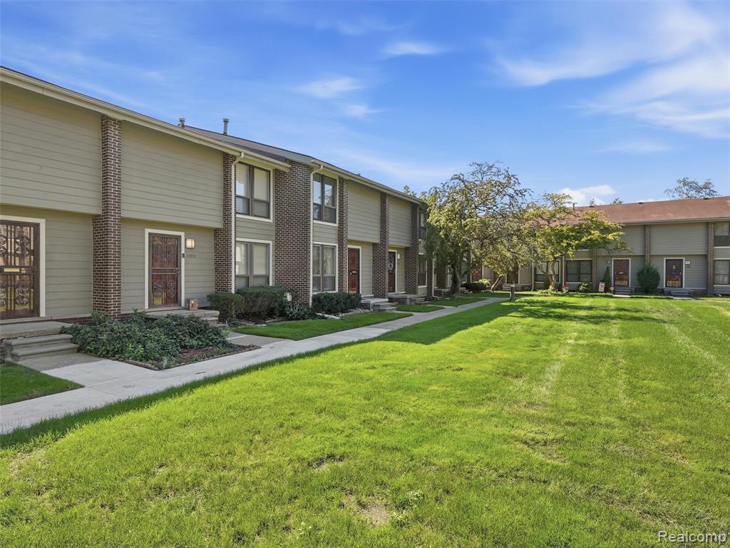 20937 Sherman Avenue Property Photo 32