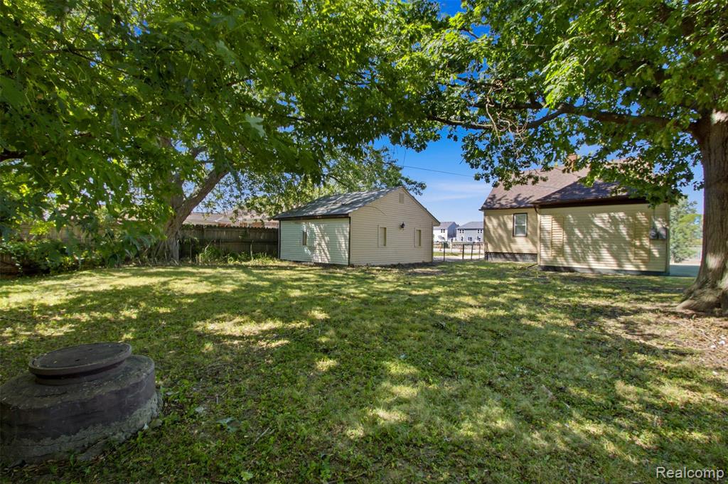 20600 Lennon Street Property Photo 15