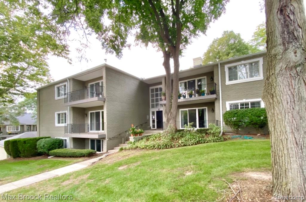 1111 N Old Woodward Avenue Property Photo 1