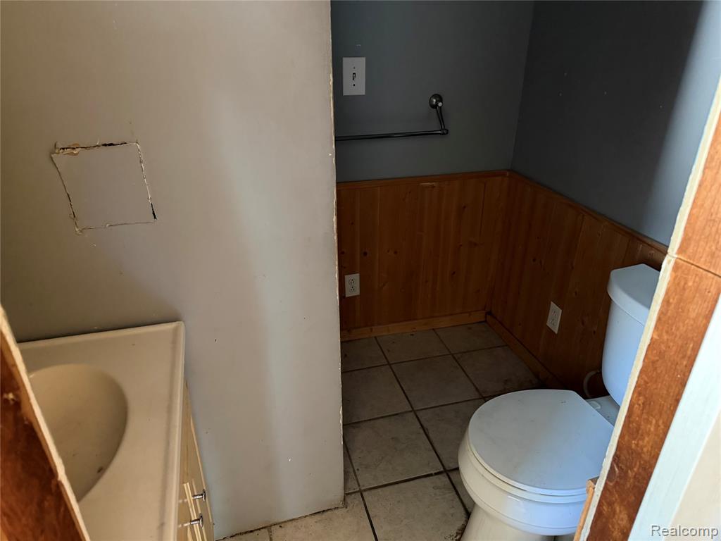 909 Pine Street Property Photo 13