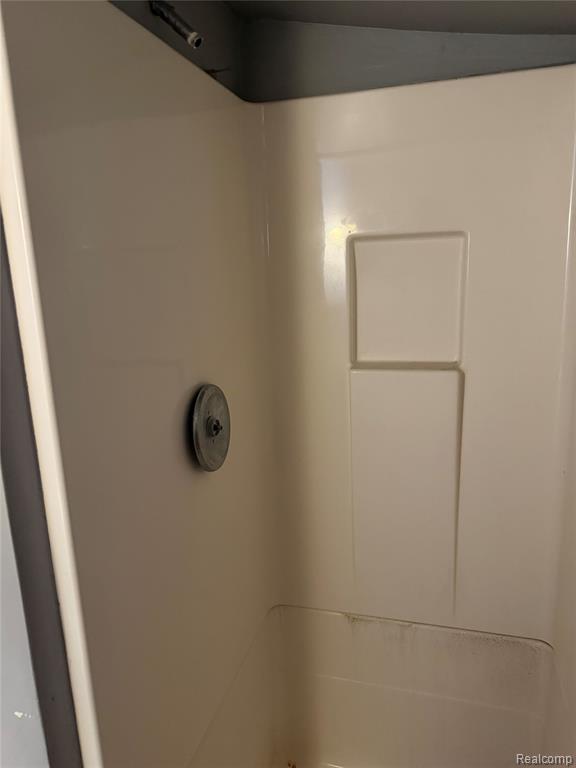 909 Pine Street Property Photo 14