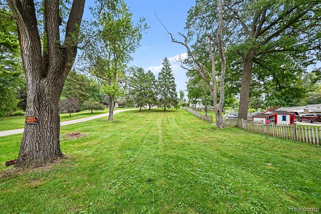 3566 Lotus Drive Property Photo 5