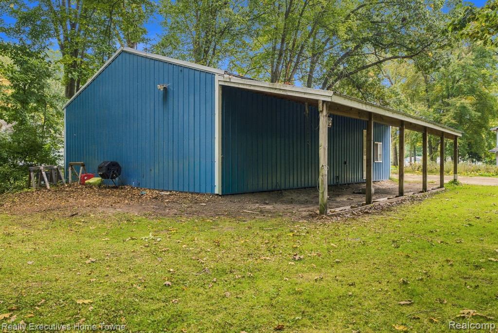 6670 Holland Road Property Photo 6