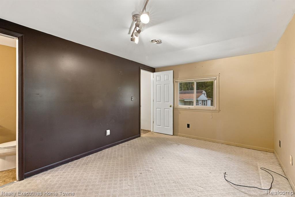 6670 Holland Road Property Photo 29