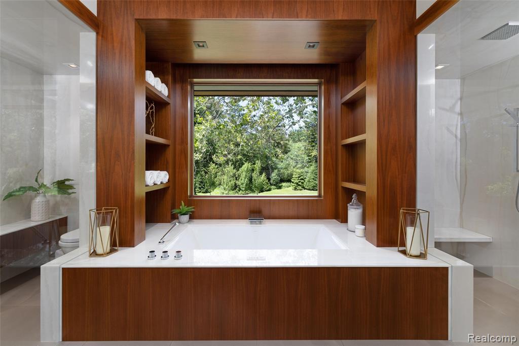 2700 Squirrel Road Property Photo 34