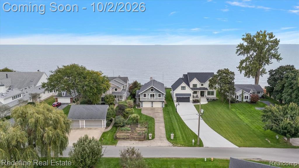 12172 N Lakeshore Drive Property Photo 5