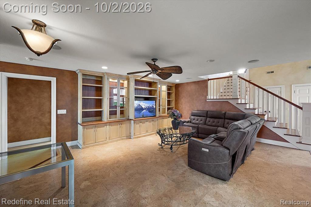 12172 N Lakeshore Drive Property Photo 9