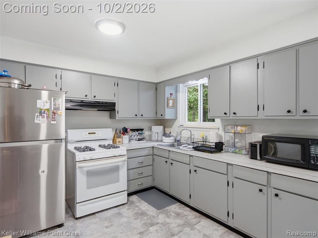 50136 North Avenue Property Photo 6