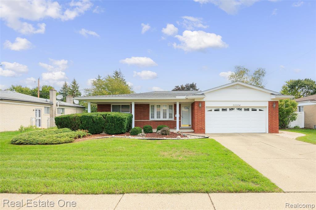 30304 Austin Drive Property Photo 1