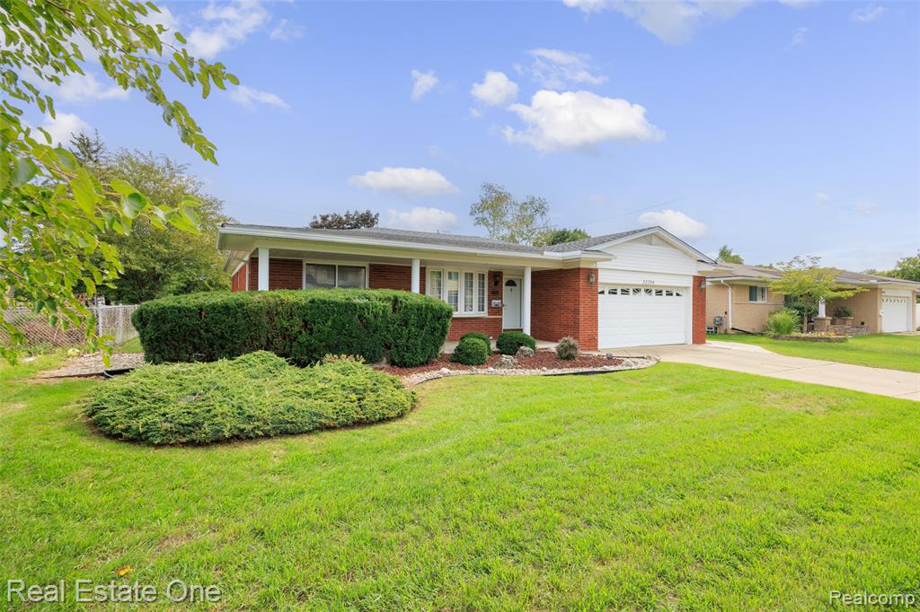 30304 Austin Drive Property Photo 2