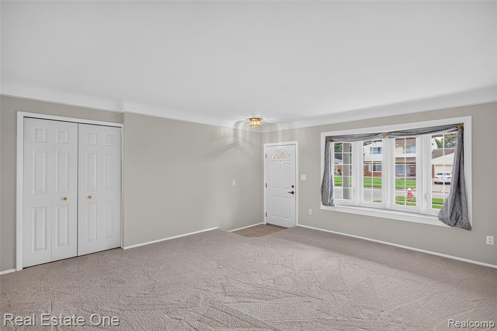 30304 Austin Drive Property Photo 5