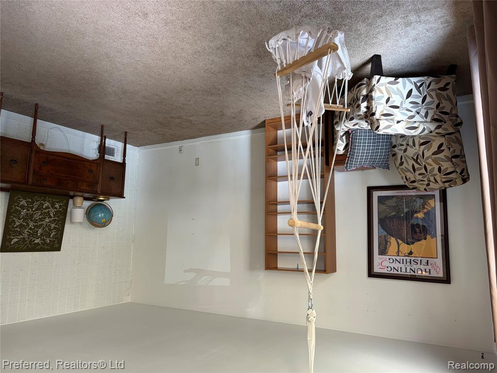 515 Forest Street Property Photo 2