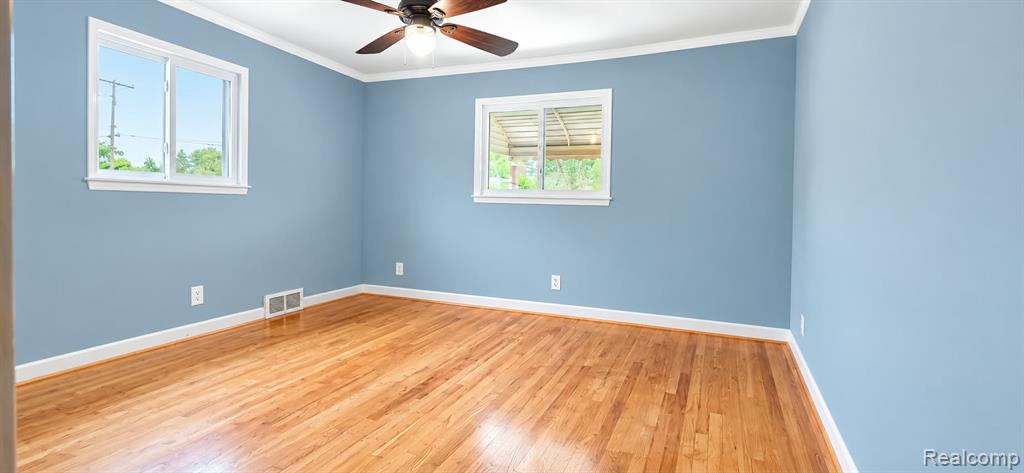 28200 Newland Drive Property Photo 14