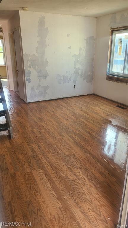 2220 Rowland Avenue Property Photo 3