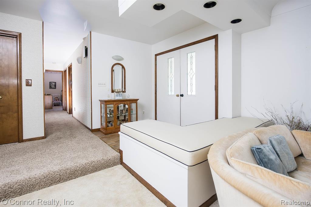 948 Illinois Street Property Photo 4