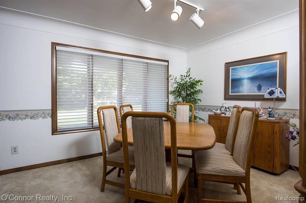948 Illinois Street Property Photo 10
