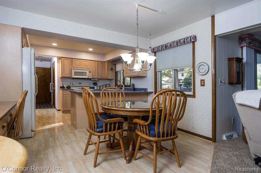 948 Illinois Street Property Photo 13