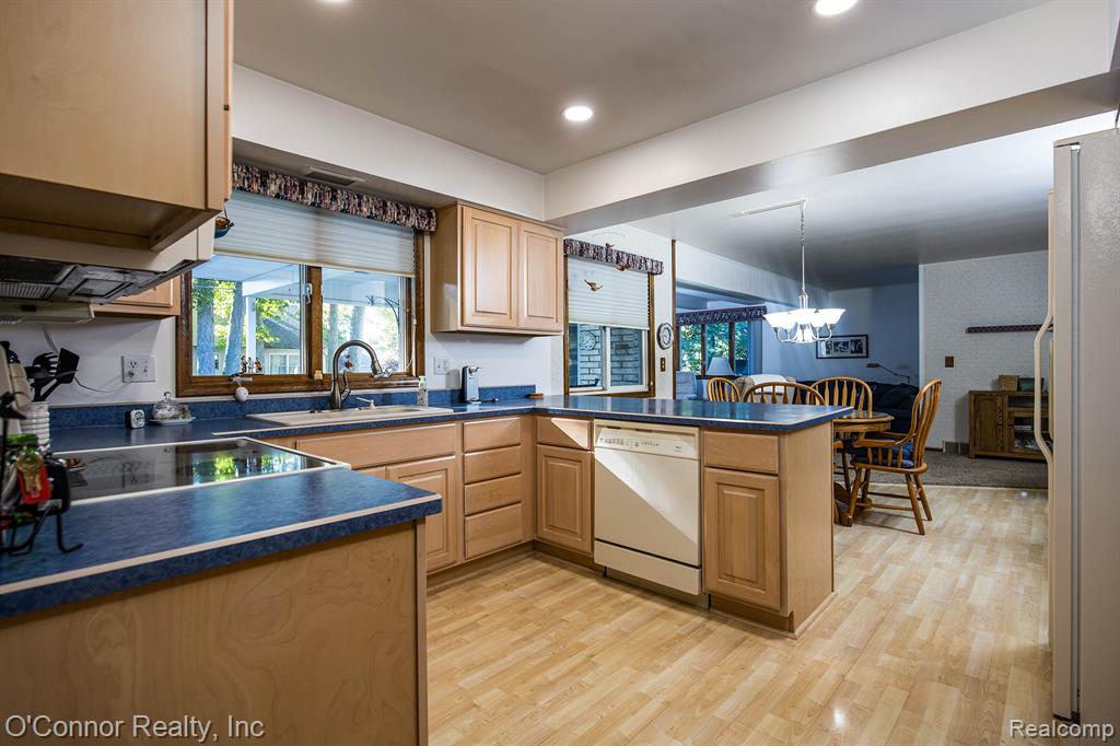 948 Illinois Street Property Photo 16
