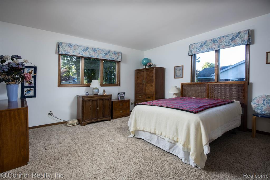 948 Illinois Street Property Photo 17