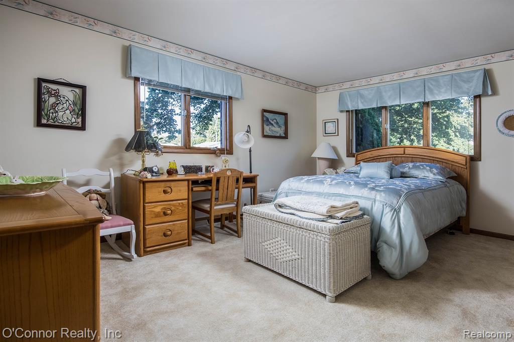 948 Illinois Street Property Photo 22