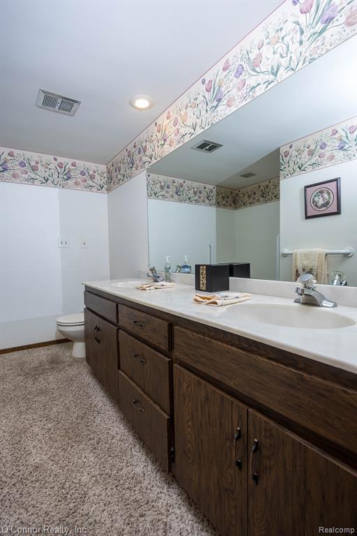 948 Illinois Street Property Photo 25
