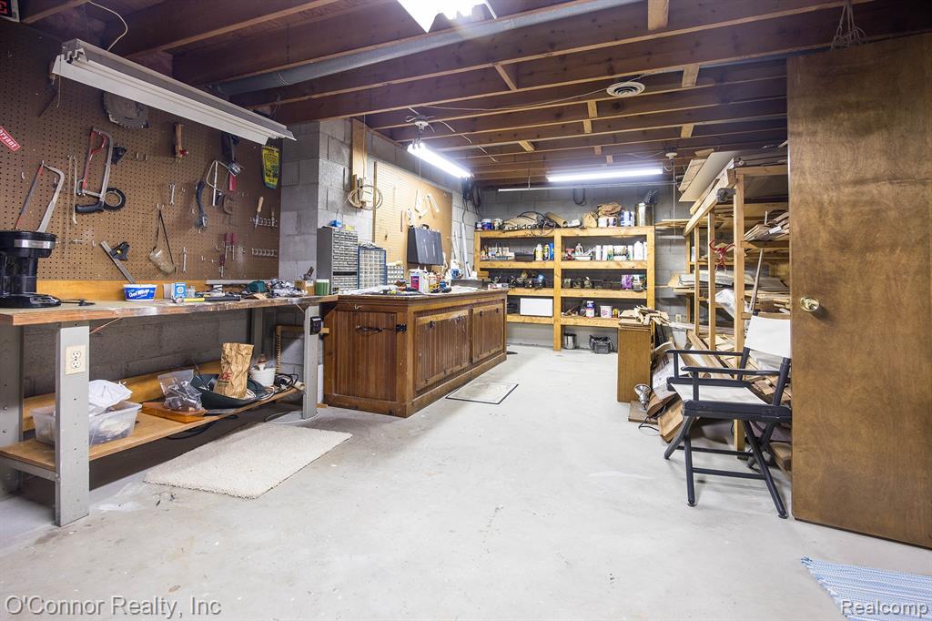 948 Illinois Street Property Photo 31